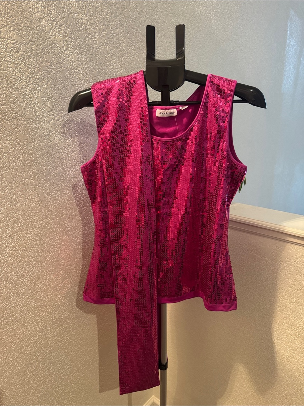 💖 Joan Rivers | Hot Pink Sequin Tank with Matching Scarf ✨